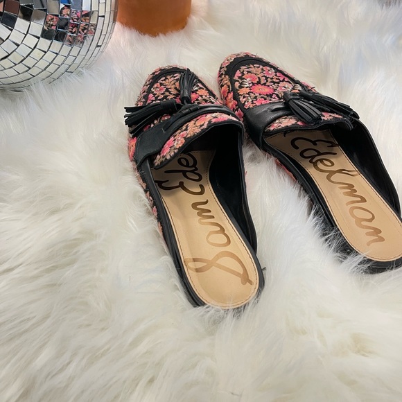 SOLD ❣️❣️ Sam Edelman 70’s flower power embroidered mules size 8.5 - Picture 2 of 4